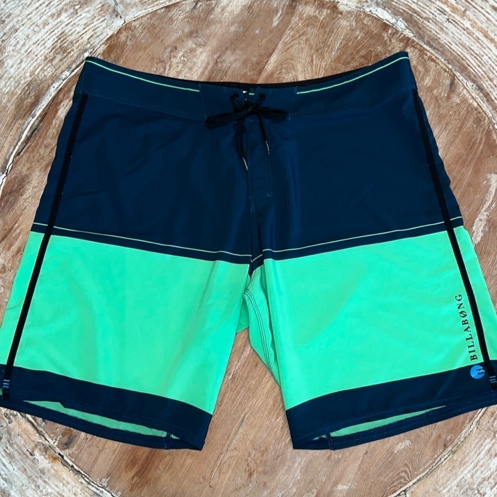 BILLABONG Platinum Recycler Performance Board Shorts Marine Blue Green Size 40